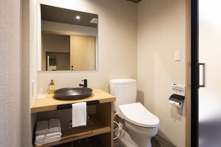 Room 14 of 37