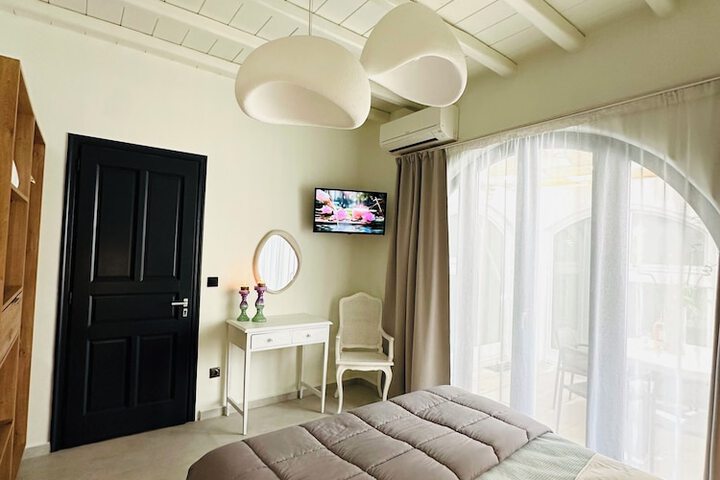 Room 3 of 45