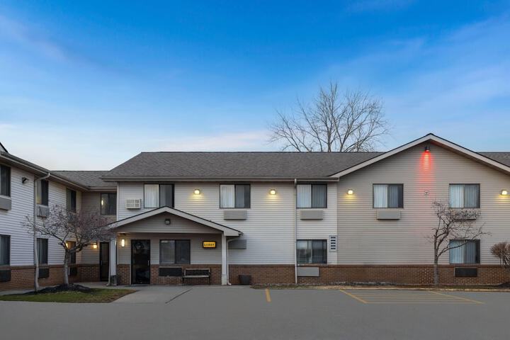 Hotel Entry