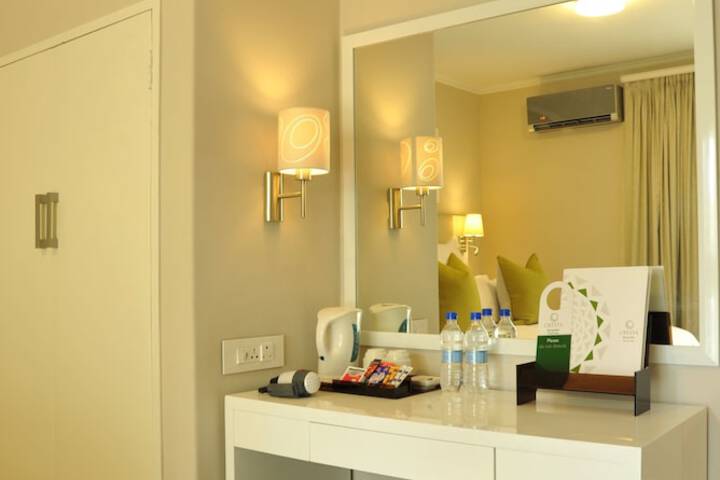Room 8 of 220