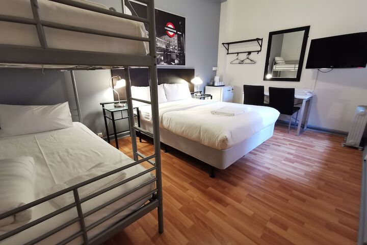Room 11 of 37