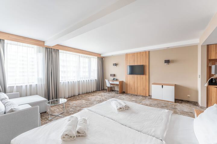 Room 11 of 34