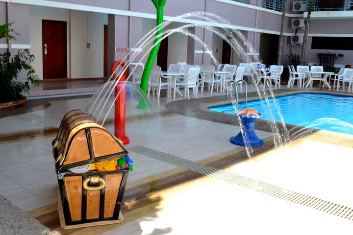 Hotel Pool