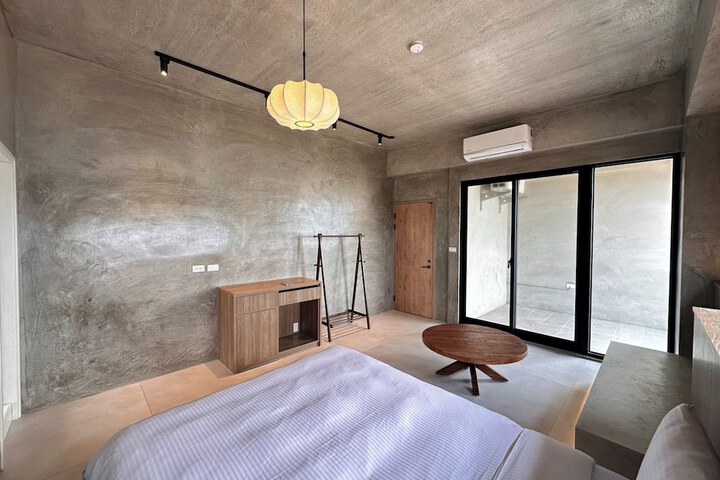 Room 5 of 50