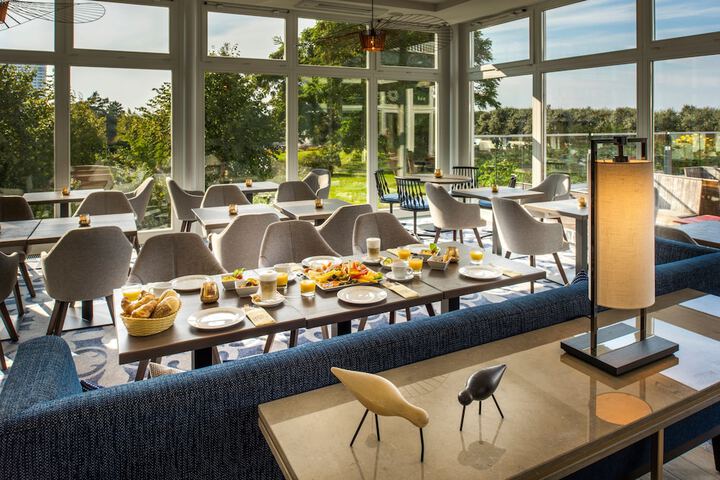 Breakfast/Coffee Service 30 of 40