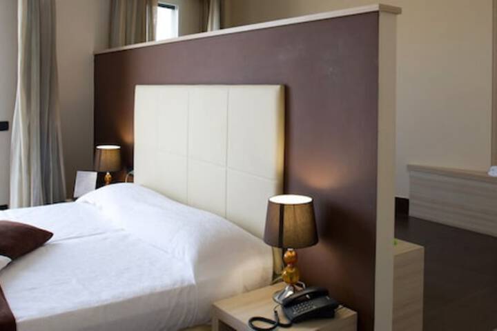Room 6 of 34