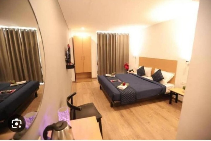 Room 8 of 14