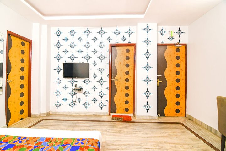 Room 16 of 34