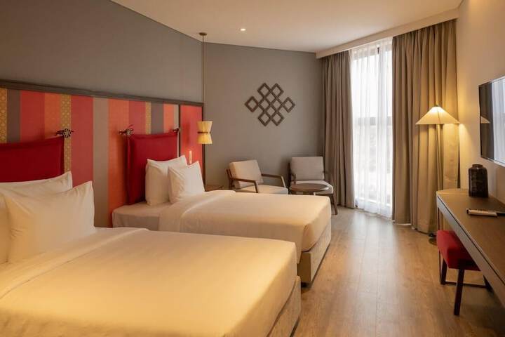 Room 13 of 35