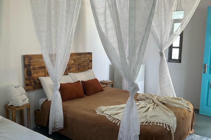 Room 44 of 153