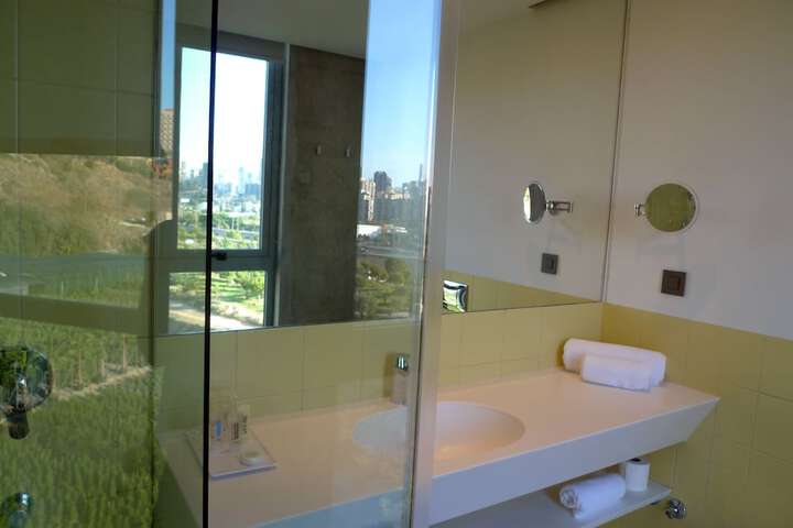 Room 27 of 58