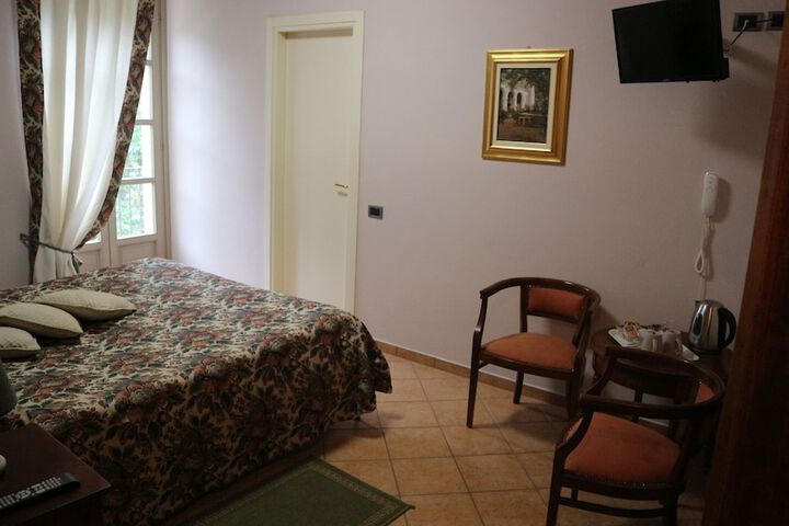 Room 16 of 44