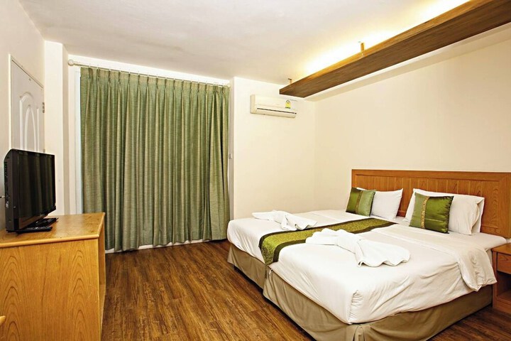 Room 19 of 28