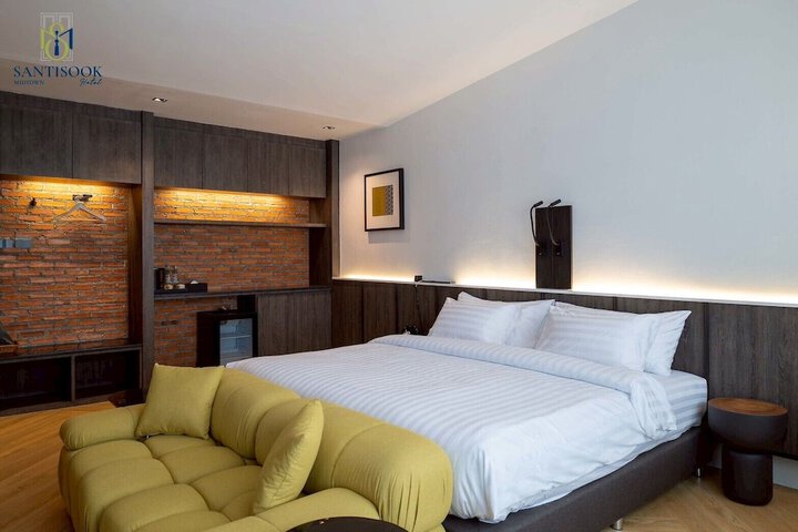 Room 8 of 51
