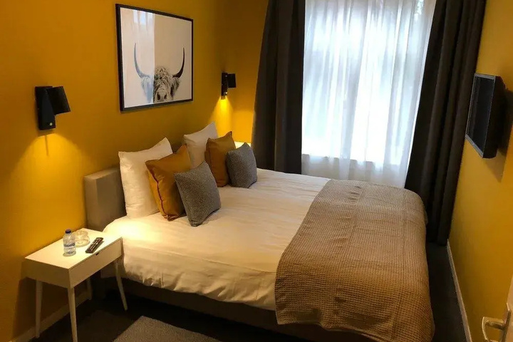 Room 17 of 20