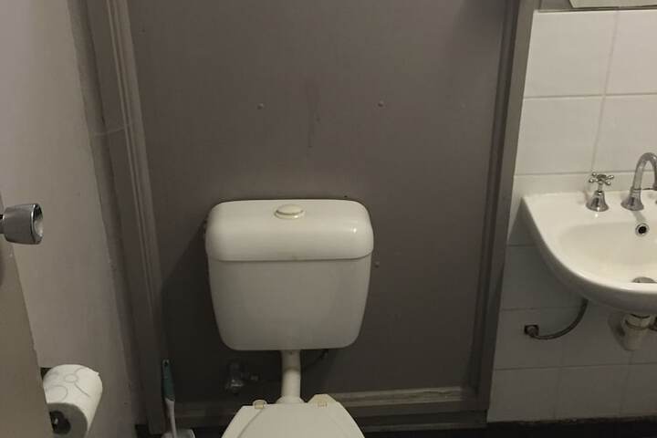 Room 10 of 20