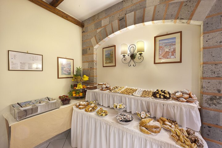 Dining Photos