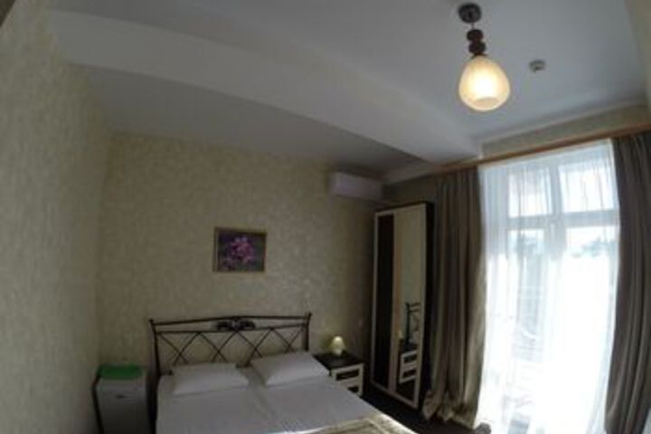 Room 119 of 176