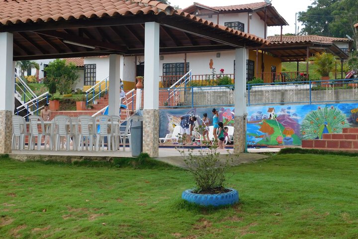 Hotel Exterior 20 of 53