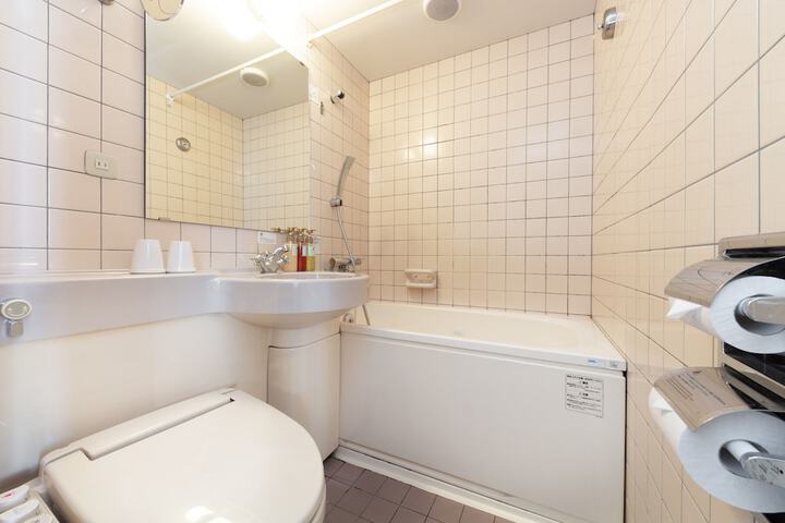 Room 15 of 26