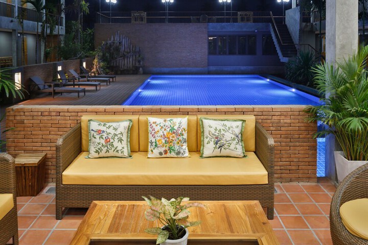 Pool 23 of 38