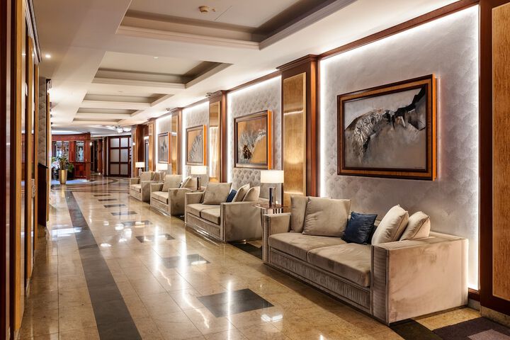 Guest Lobby