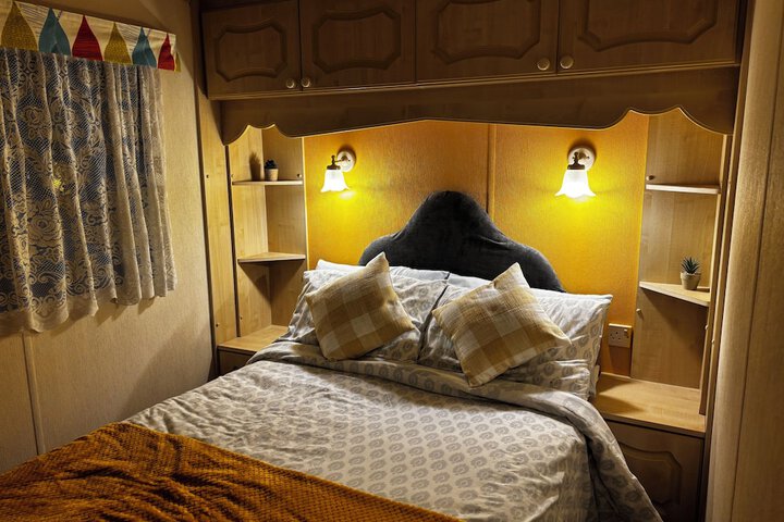 Room 32 of 68
