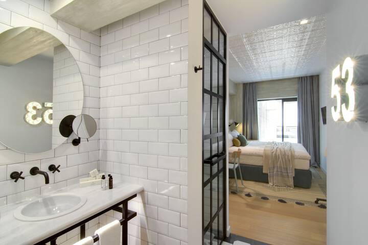 Room 26 of 52