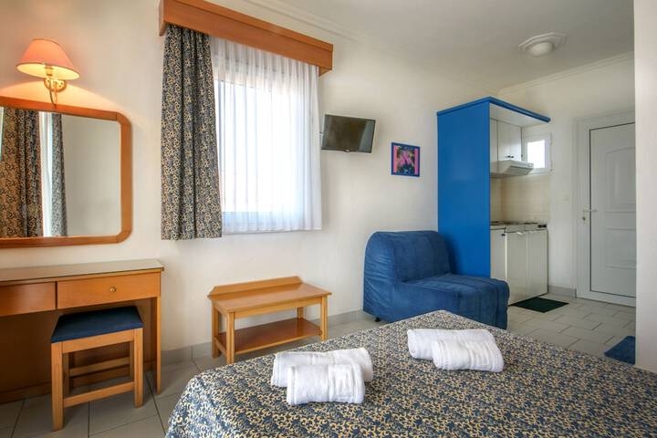 Room 6 of 37