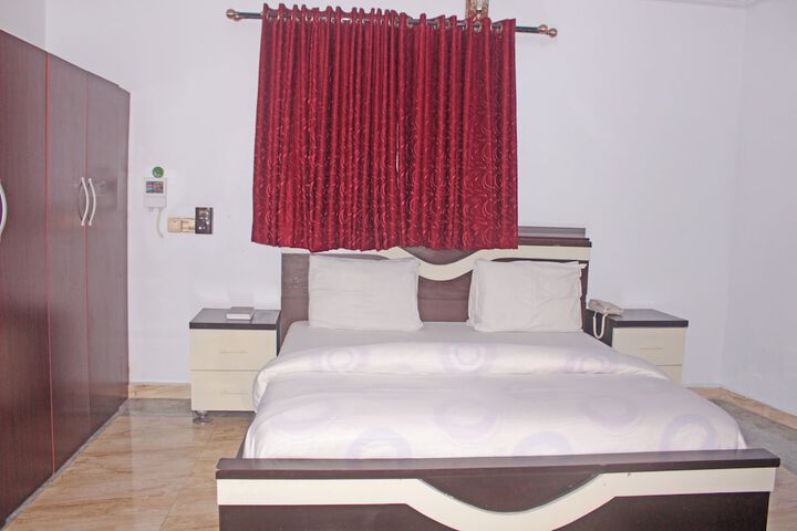 Room 19 of 38