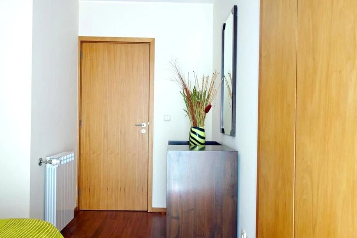 Room 5 of 16
