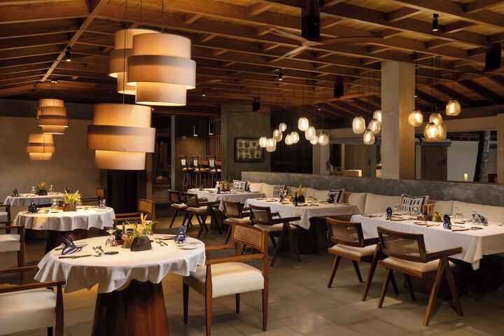 Dining 60 of 82