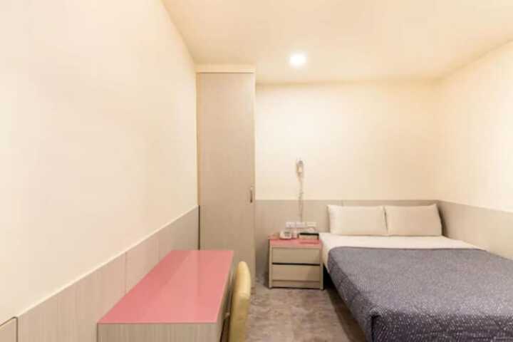 Room 27 of 50