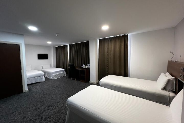 Room 17 of 41