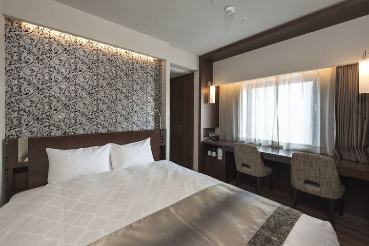 Room 6 of 45
