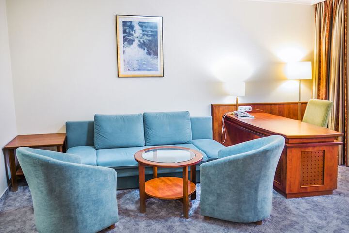 Room 37 of 171