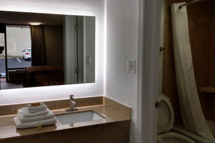 2 Double Beds (11 of 11)