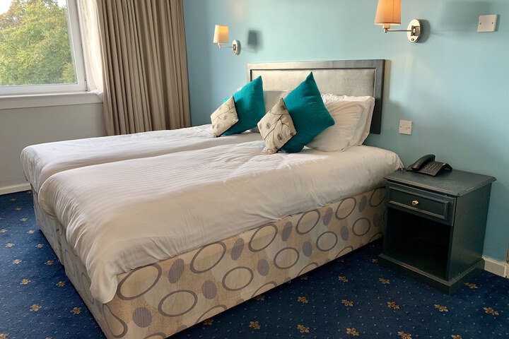 Room 17 of 105