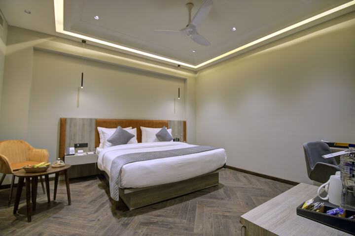 Room 16 of 37