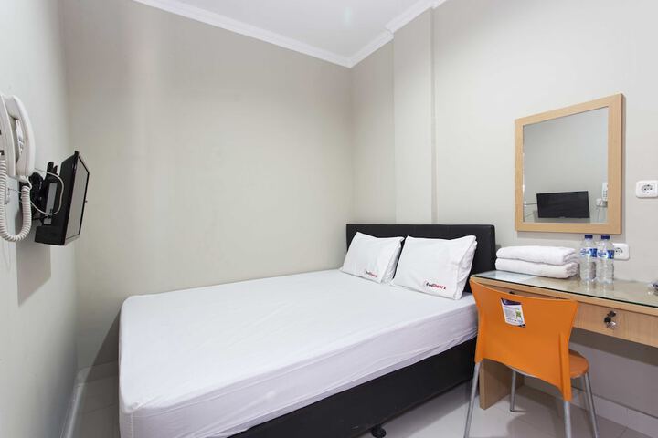 Room 9 of 30