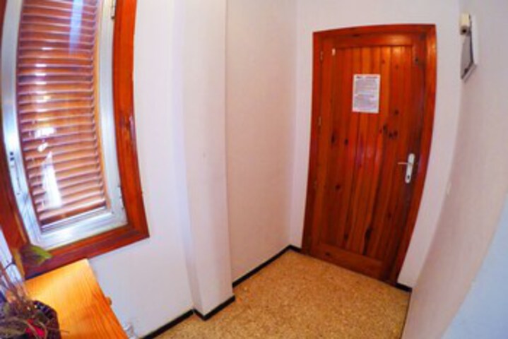 Room 8 of 15