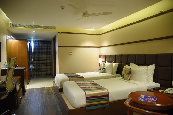 Room 21 of 104