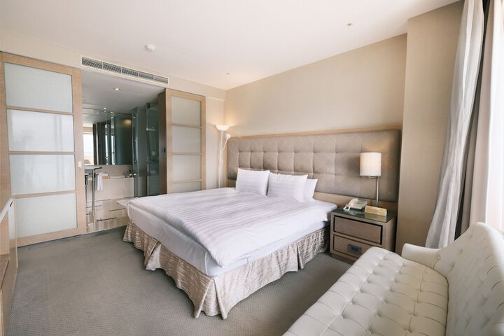 Room 14 of 71