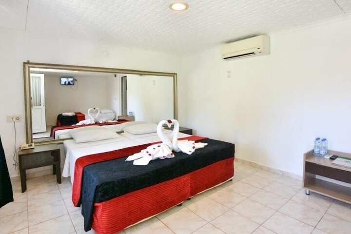 Room 14 of 50