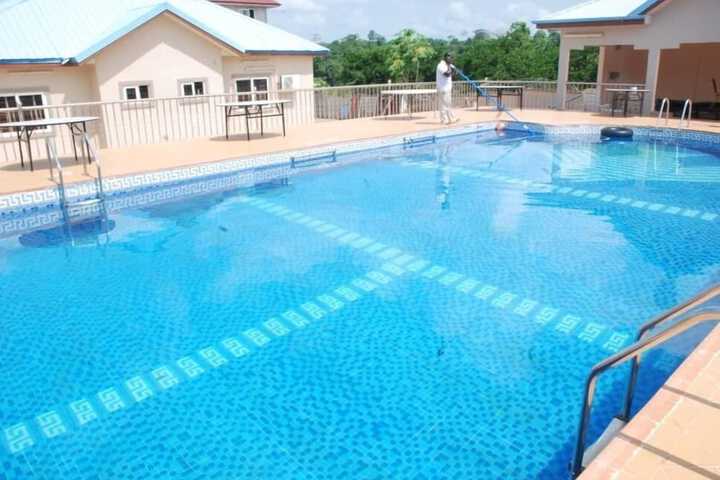 Pool 13 of 30