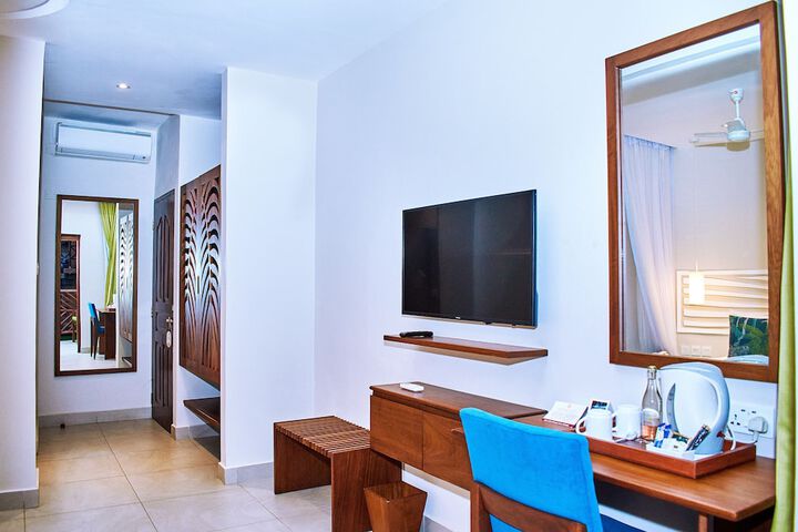 Room 15 of 51