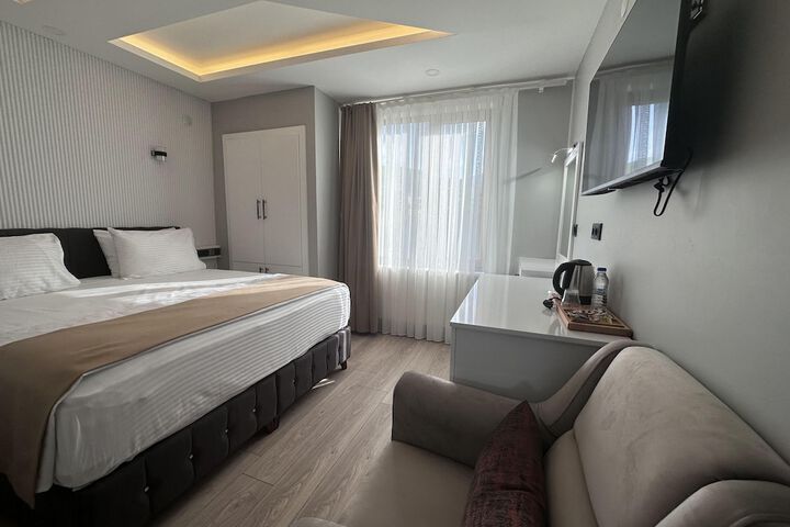 Room 3 of 27