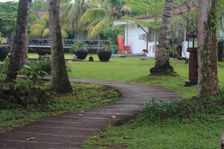 Hotel Exterior 18 of 20