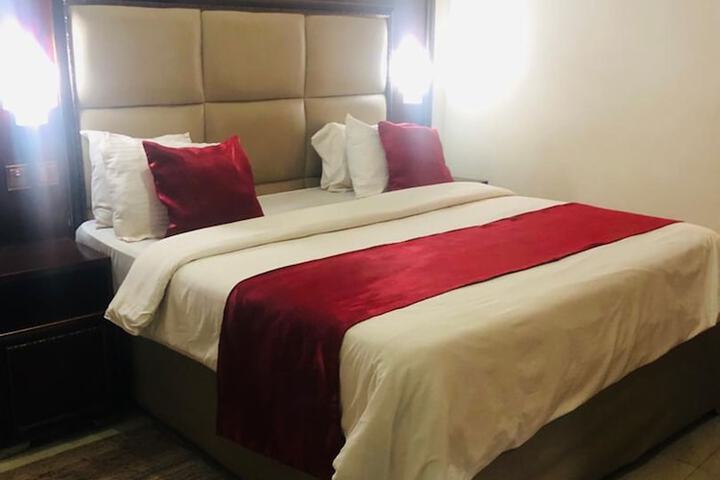 Room 13 of 29