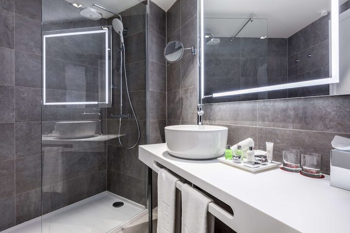 Clean Restrooms